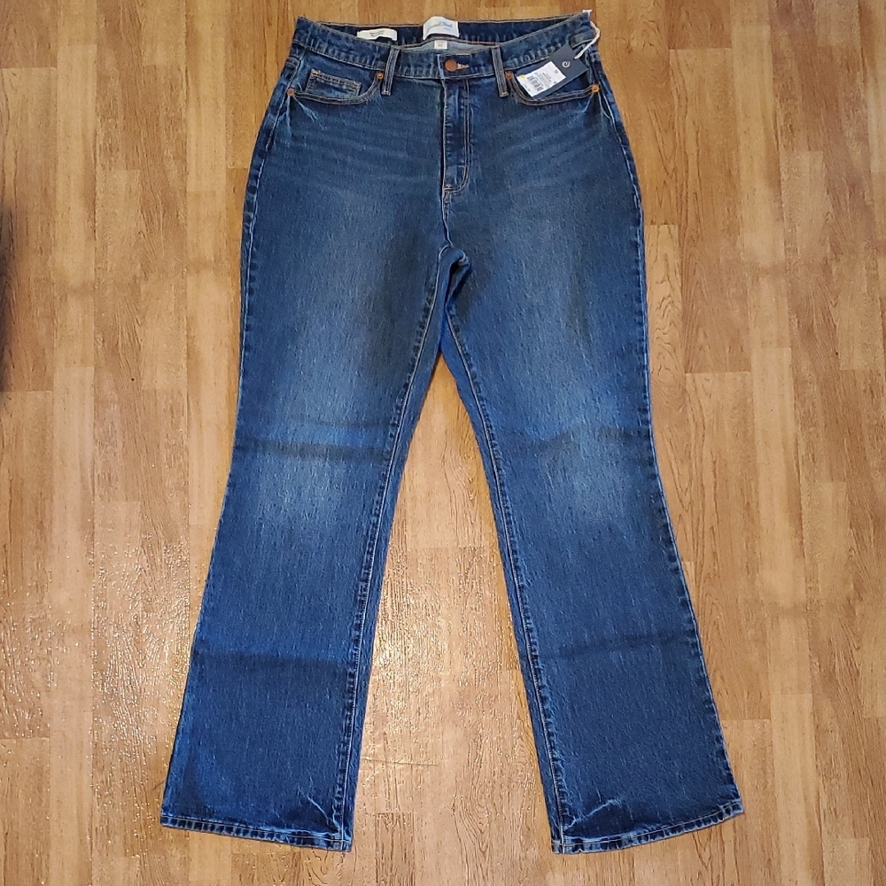 Universal Thred Vintage Boot Cut Blue Women's Jeans sz 10/30R. Brand New w/ Tags